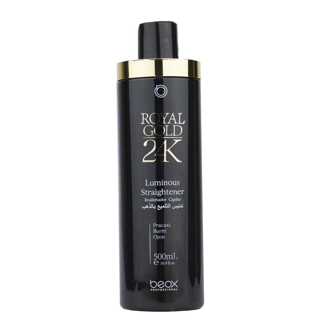 Alisado Luminous Straightener Royal Gold 24K 500ml El alisado Luminous de la línea Royal Gold 24K se diferencia principalmente por su textura en gel, lo que permite una mejor distribución y una mayor absorción del producto en el cabello. La fórmula contiene Glossy Gold, un exclusivo complejo de ácidos y aceites que reconstruyen e hidratan los cabellos dañados profundamente